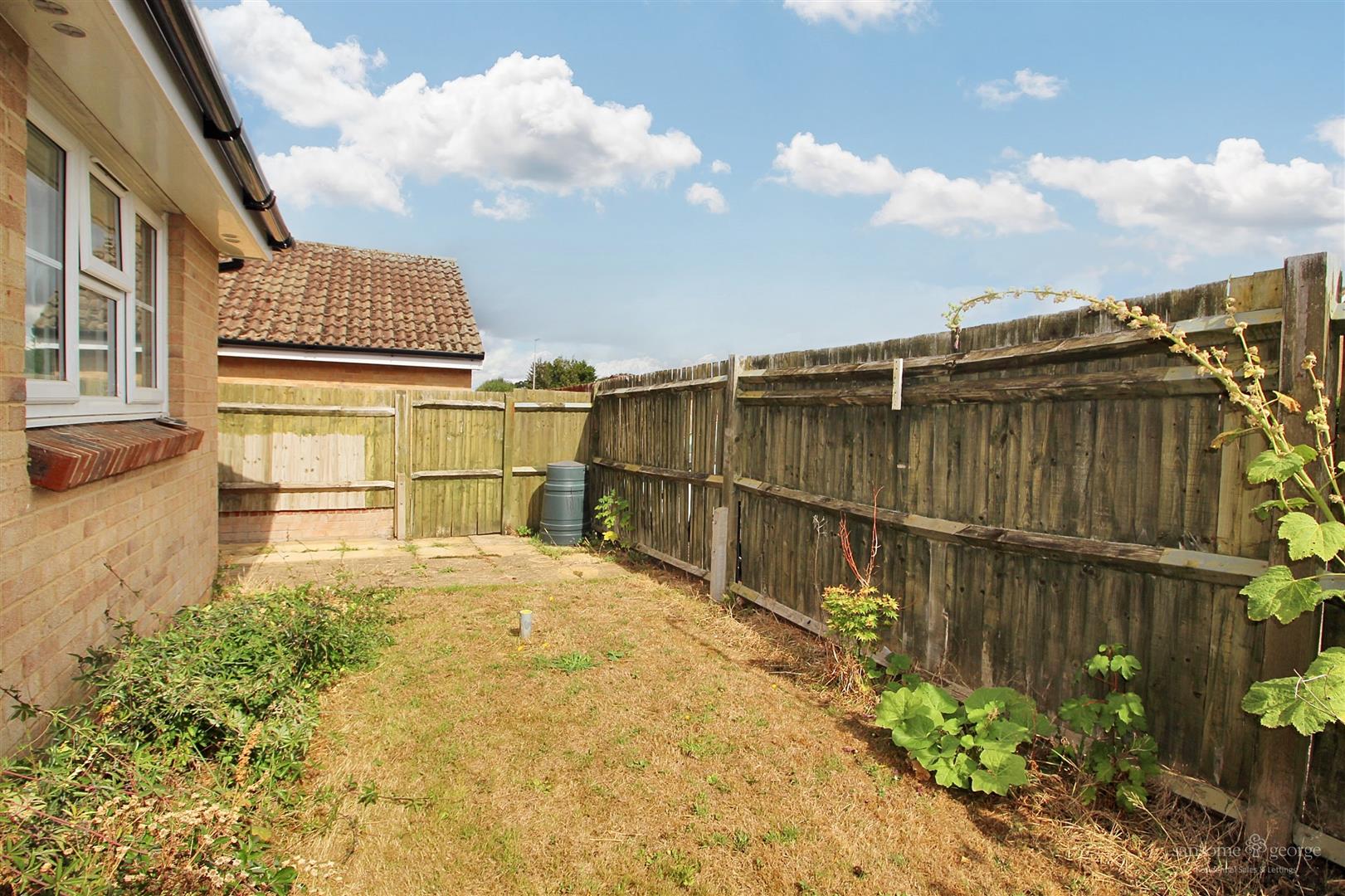 Condor Close, Tilehurst, Reading